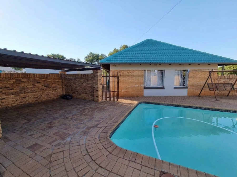 3 Bedroom Property for Sale in Stilfontein Ext 4 North West